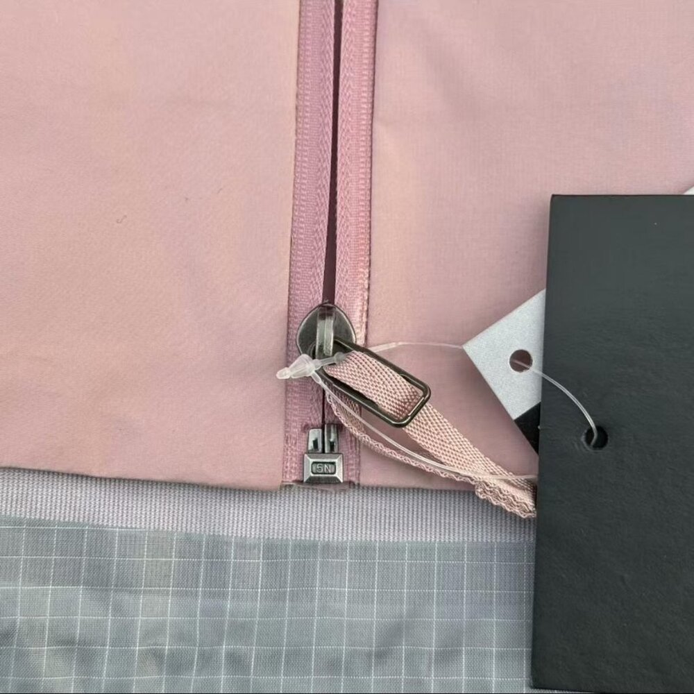 Arc'teryx Beta Series Beta LT Jacket, Hooded Hardshell Jacket, Size L - Picture 6 of 6